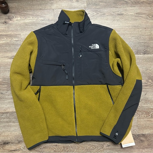 The North Face Men's Retro Denali in Moss Green. Size Small. NWT - Picture 1 of 9